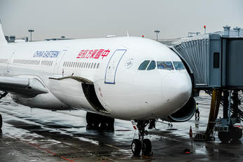 B-6085 - China Eastern Airlines Airbus A330-300