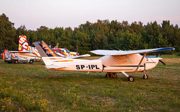 SP-IPL - Private Cessna 182 Skylane (all models except RG)