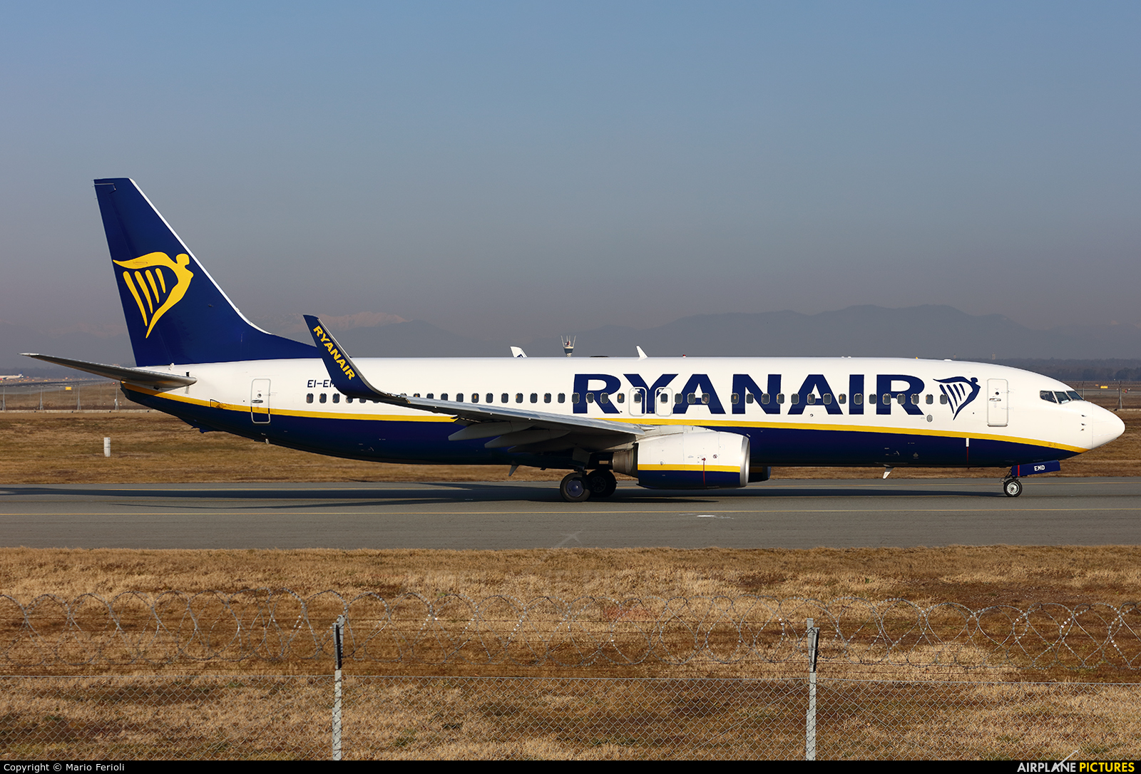 Ryanair EI-EMD aircraft at Milan - Malpensa