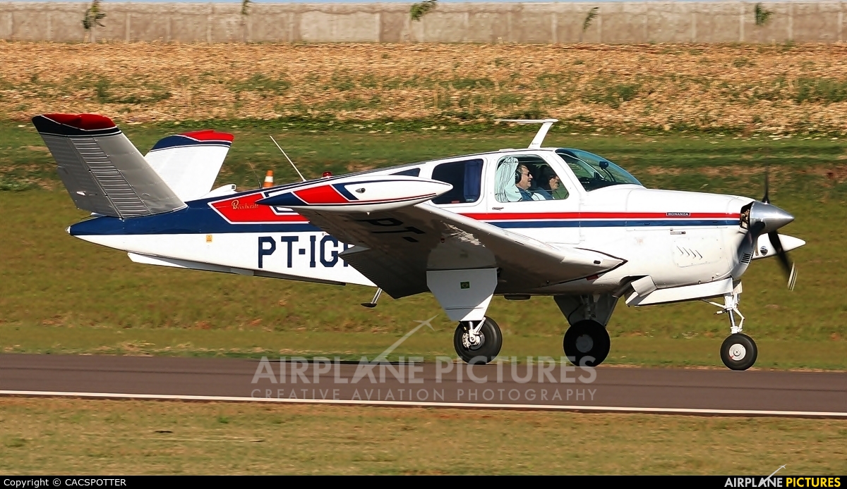 Private PT-IGP aircraft at Aerocascavel Executivo
