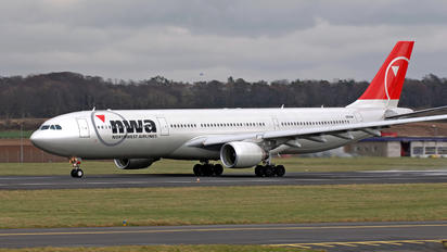 N812NW - Northwest Airlines Airbus A330-300