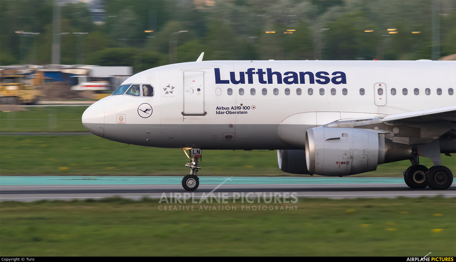 Lufthansa D-AILN aircraft at Warsaw - Frederic Chopin