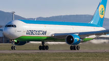 Uzbekistan Airways UK67001 image