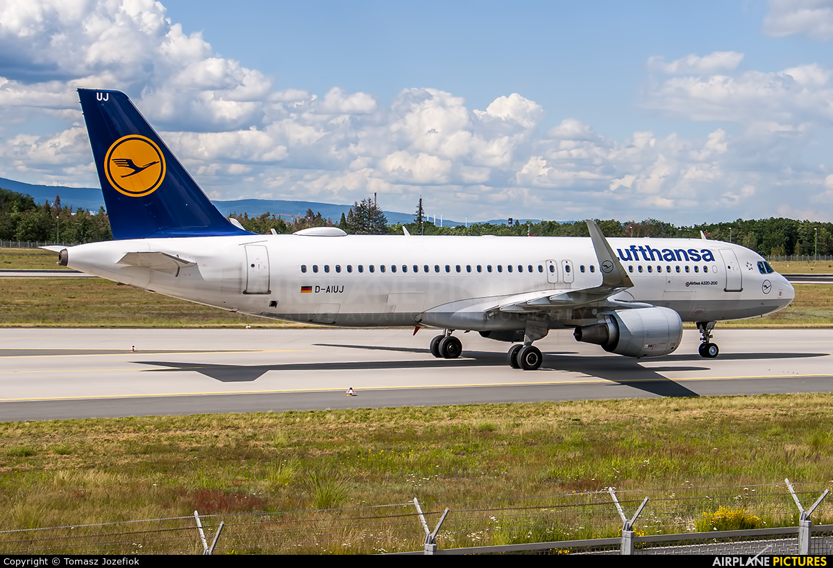 Lufthansa D-AIUJ aircraft at Frankfurt