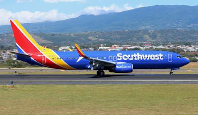N8305E - Southwest Airlines Boeing 737-8H6