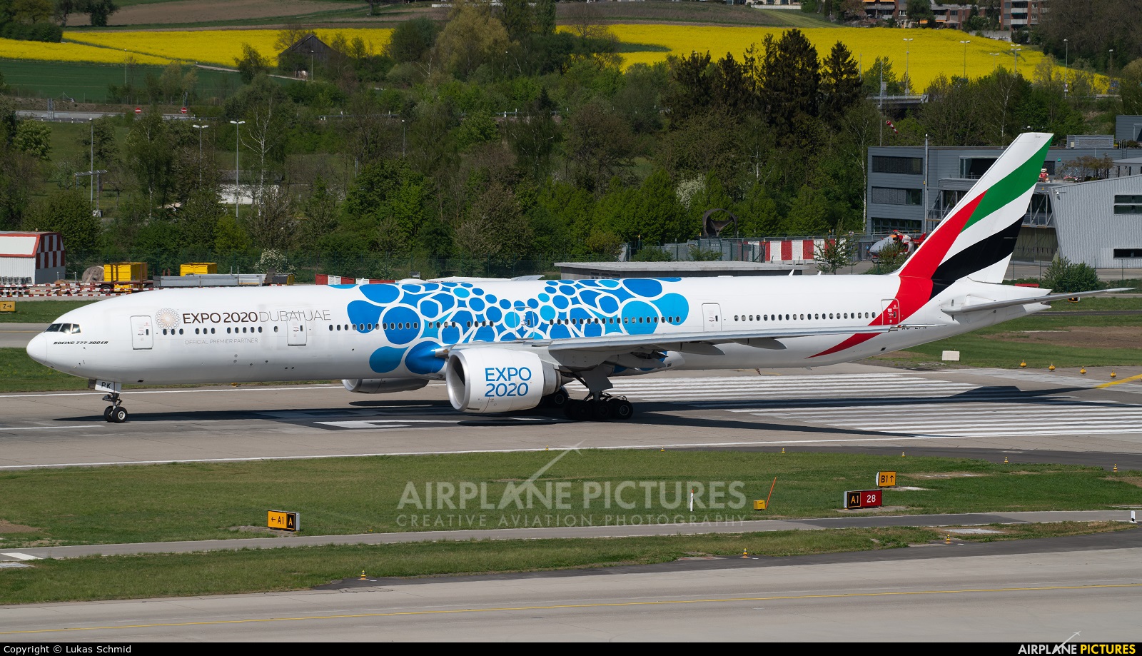 Emirates Airlines A6-EPK aircraft at Zurich