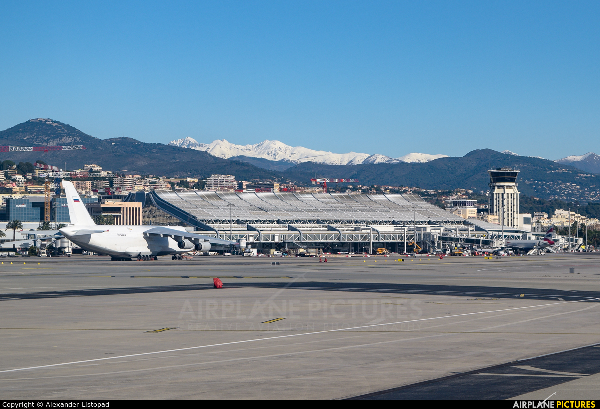 - Airport Overview - aircraft at Nice - Cote d