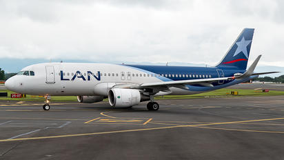CC-BFT - LAN Airlines Airbus A320