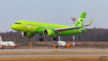 VQ-BSC - S7 Airlines Airbus A320 NEO