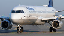 D-AISD - Lufthansa Airbus A321 aircraft