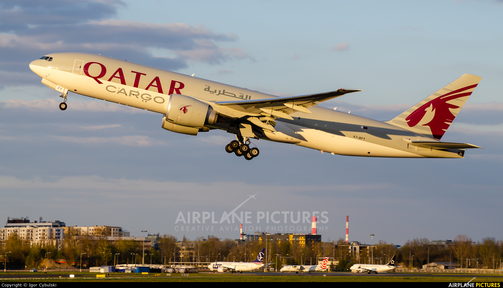 Qatar Airways Cargo A7-BFT aircraft at Warsaw - Frederic Chopin