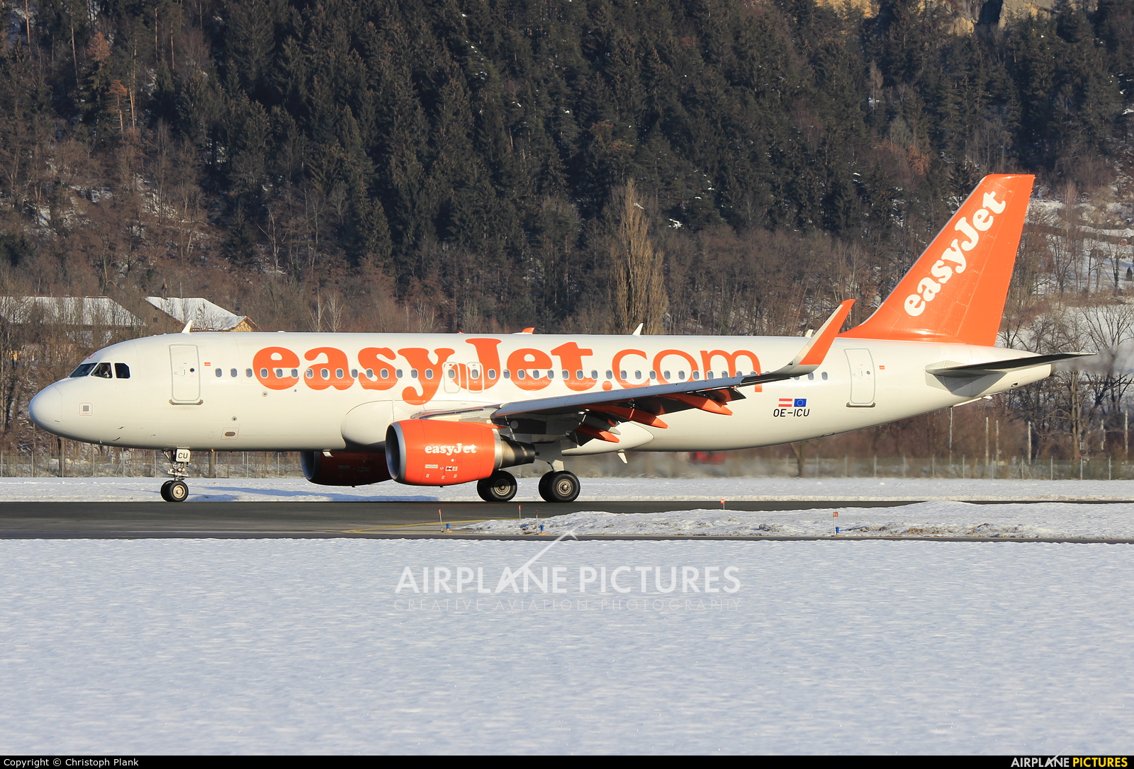 easyJet Europe OE-ICU aircraft at Innsbruck