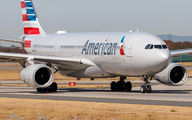 American Airlines N282AY image
