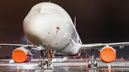 HA-LXU - Wizz Air Airbus A321