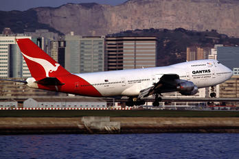 VH-EBR - QANTAS Boeing 747-200