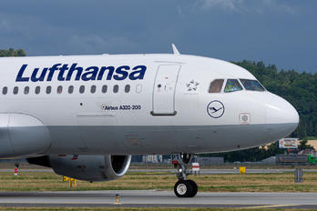 D-AIPT - Lufthansa Airbus A320