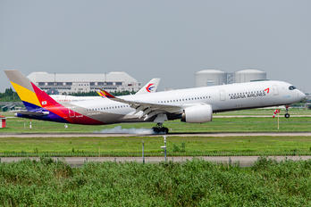 HL8360 - Asiana Airlines Airbus A350-900