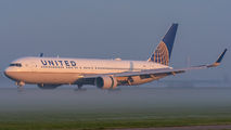 N662UA - United Airlines Boeing 767-300ER aircraft