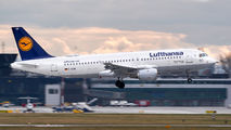 D-AIQW - Lufthansa Airbus A320 aircraft