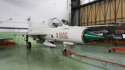 9106 - Poland - Air Force Mikoyan-Gurevich MiG-21MF