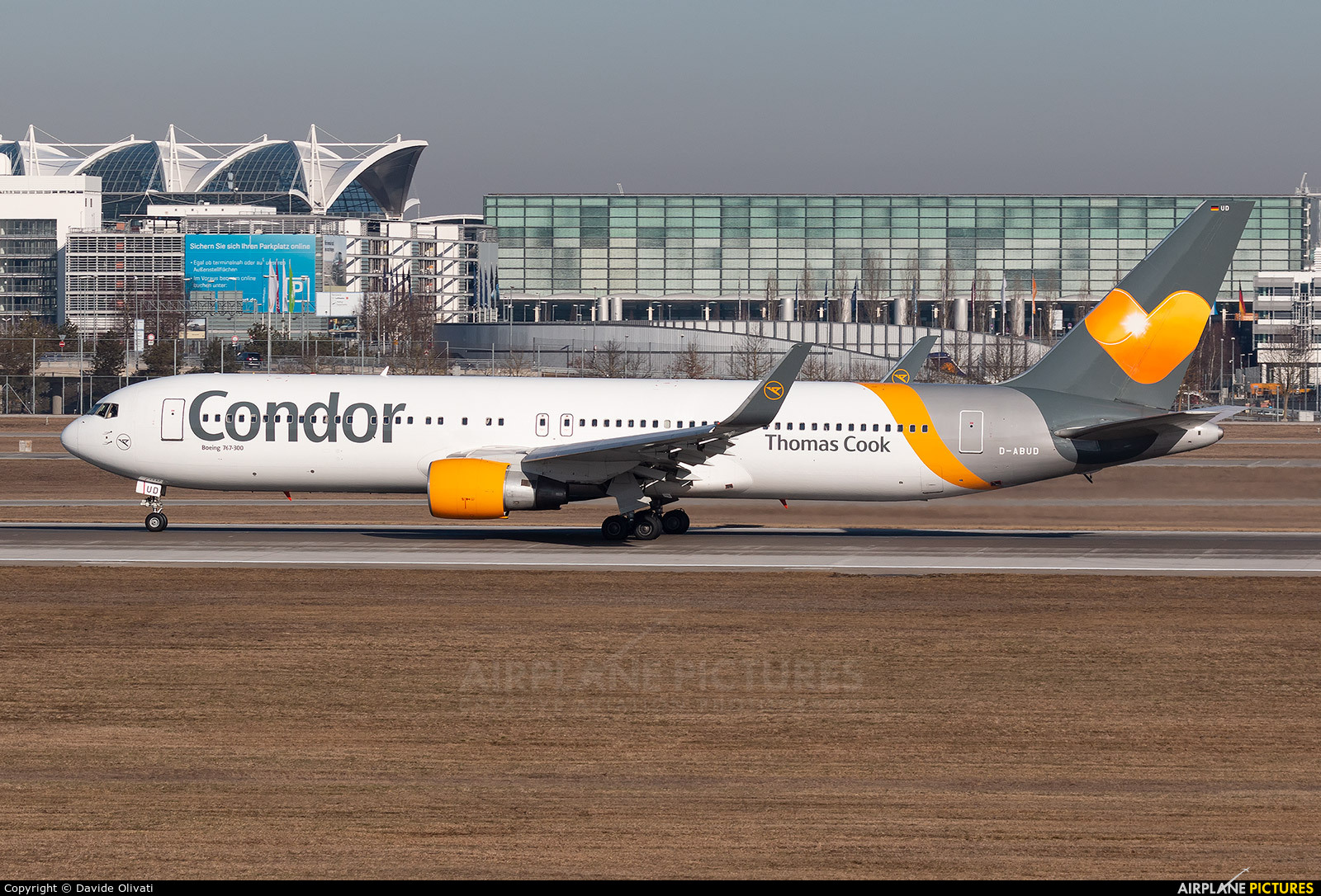 Condor D-ABUD aircraft at Munich