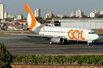 PR-VBI - GOL Transportes Aéreos  Boeing 737-700