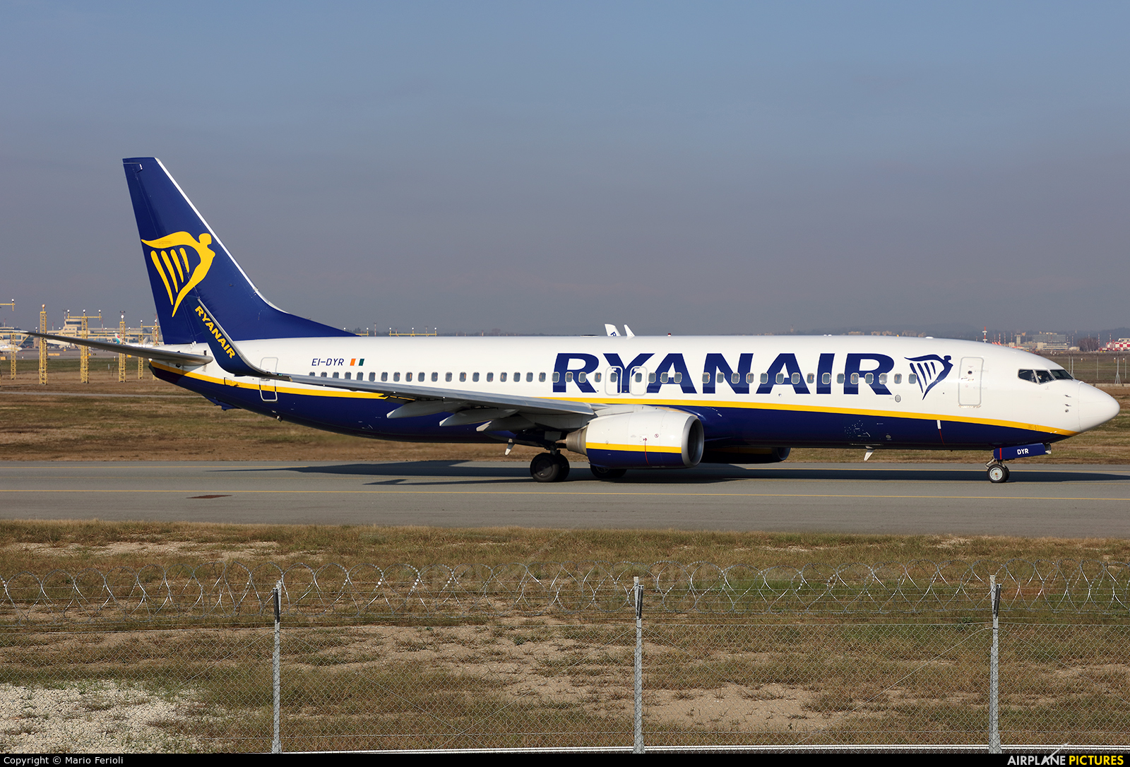 Ryanair EI-DYR aircraft at Milan - Malpensa