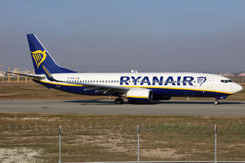 EI-DYR - Ryanair Boeing 737-800