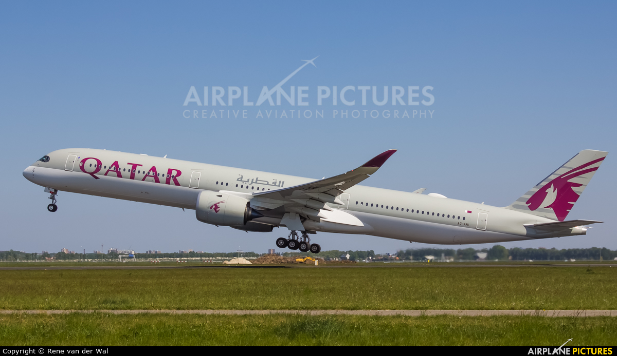 Qatar Airways A7-ANL aircraft at Amsterdam - Schiphol