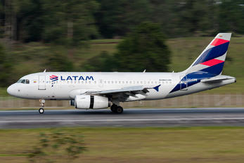 CC-CPE - LATAM Airbus A319