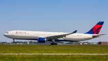 N806NW - Delta Air Lines Airbus A330-300 aircraft