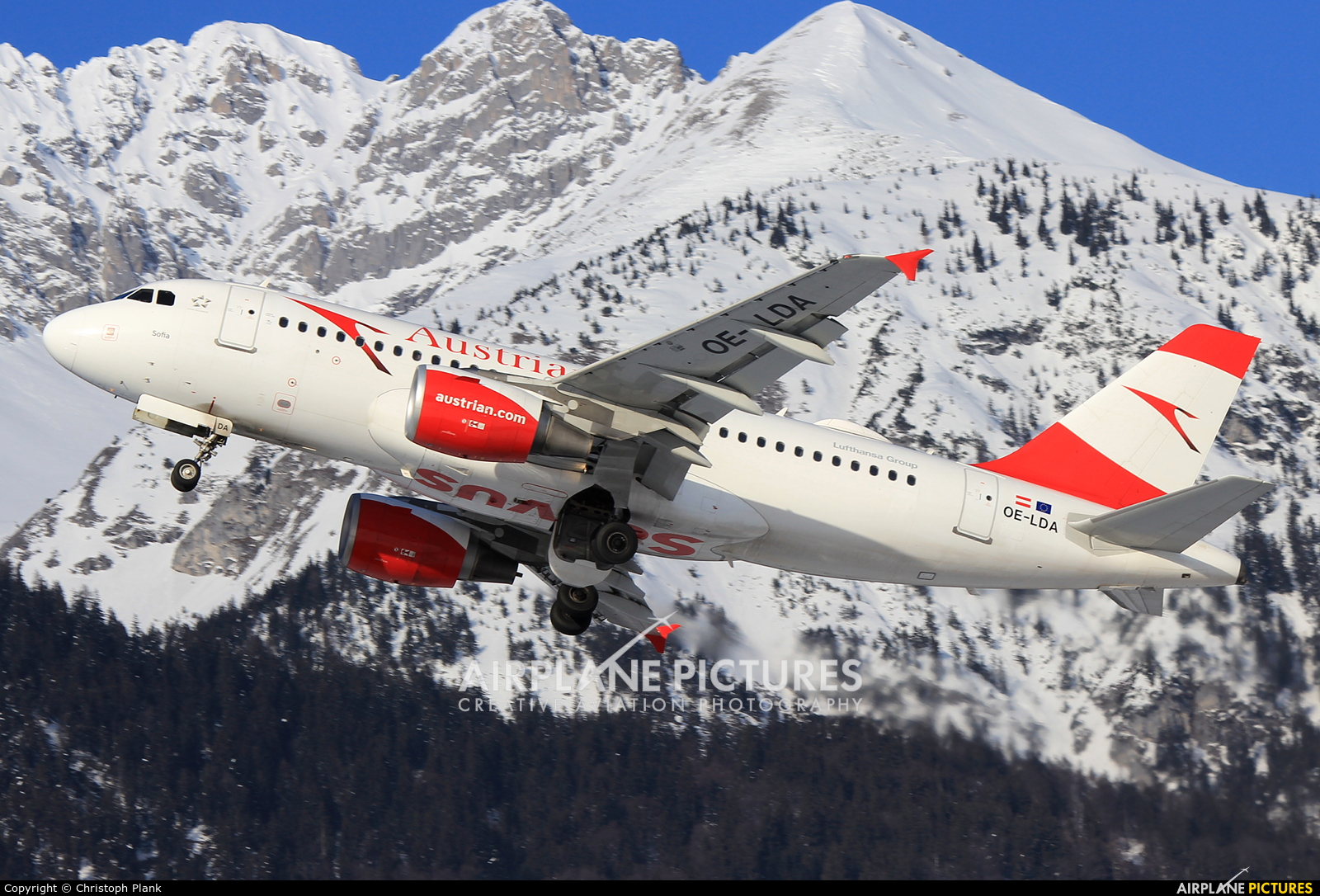 Austrian Airlines/Arrows/Tyrolean OE-LDA aircraft at Innsbruck