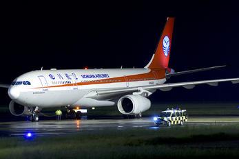 B-8468 - Sichuan Airlines  Airbus A330-200