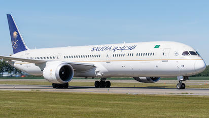 HZ-AR24 - Saudi Arabian Airlines Boeing 787-10 Dreamliner