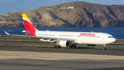 EC-LZX - Iberia Airbus A330-300