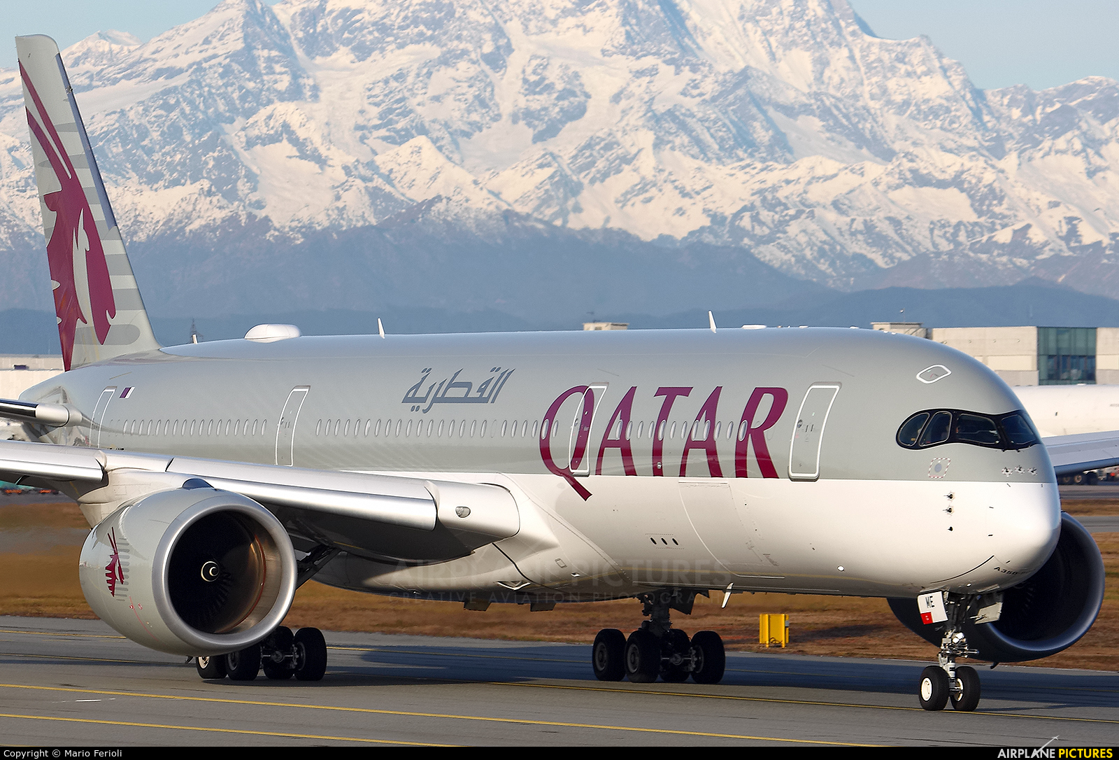 Qatar Airways A7-AME aircraft at Milan - Malpensa