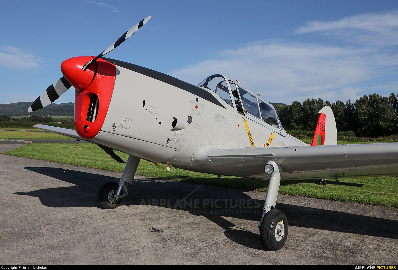 Private G-DHPM aircraft at Welshpool