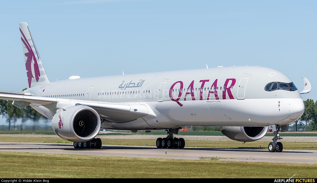 Qatar Airways A7-ANL aircraft at Amsterdam - Schiphol