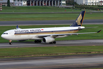 9V-STR - Singapore Airlines Airbus A330-300
