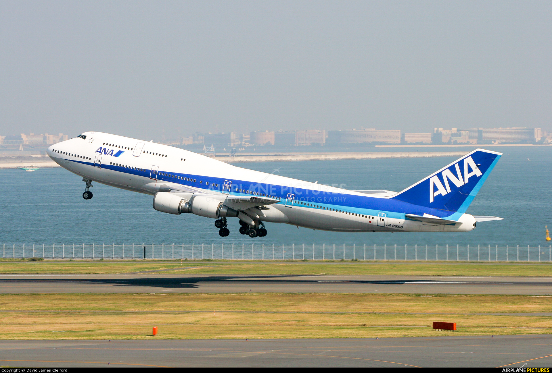 ANA - All Nippon Airways JA8963 aircraft at Tokyo - Haneda Intl