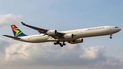 ZS-SND - South African Airways Airbus A340-600