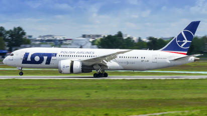 SP-LRF - LOT - Polish Airlines Boeing 787-8 Dreamliner