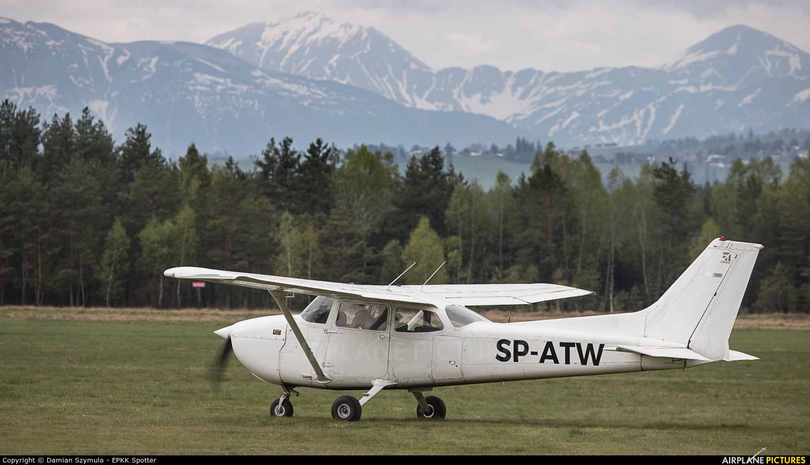 Aeroklub Nowy Targ SP-ATW aircraft at Nowy Targ Airport