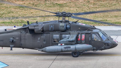 0-23936 - USA - Army Sikorsky UH-60M Black Hawk