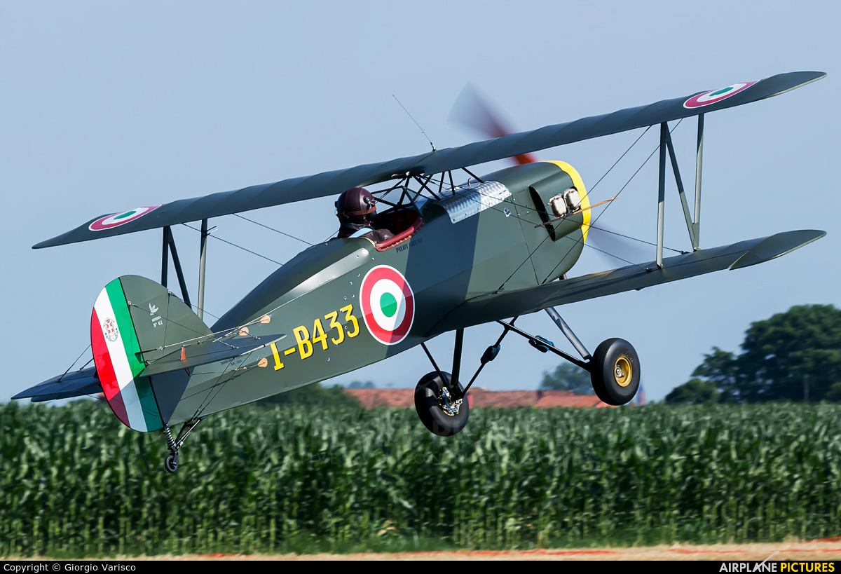 Private I-B433 aircraft at Bagnoli di Sopra