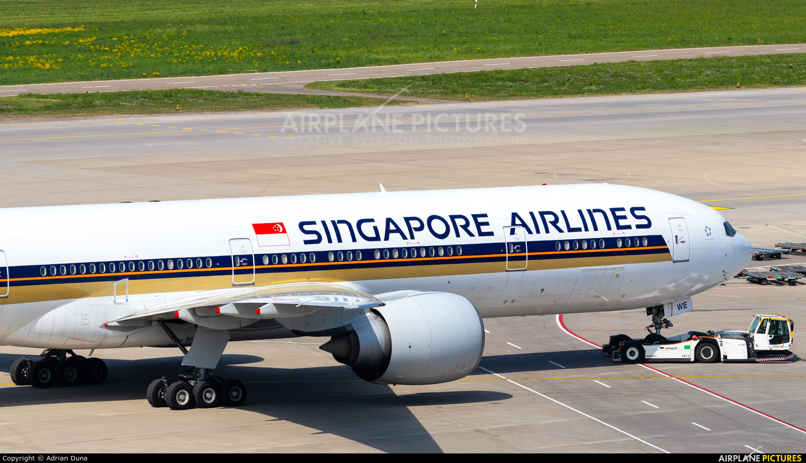 Singapore Airlines 9V-SWE aircraft at Zurich