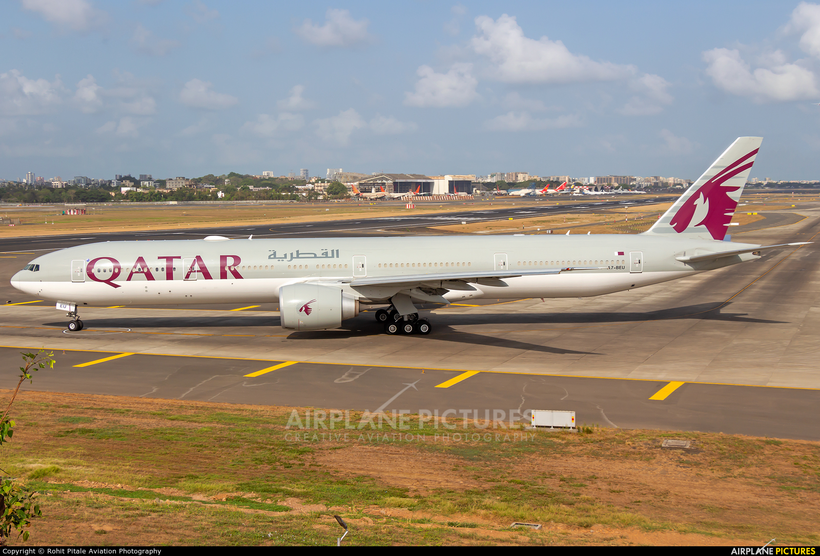 Qatar Airways A7-BEU aircraft at Mumbai - Chhatrapati Shivaji Intl