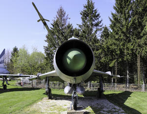 09 - Poland - Air Force Sukhoi Su-7BM