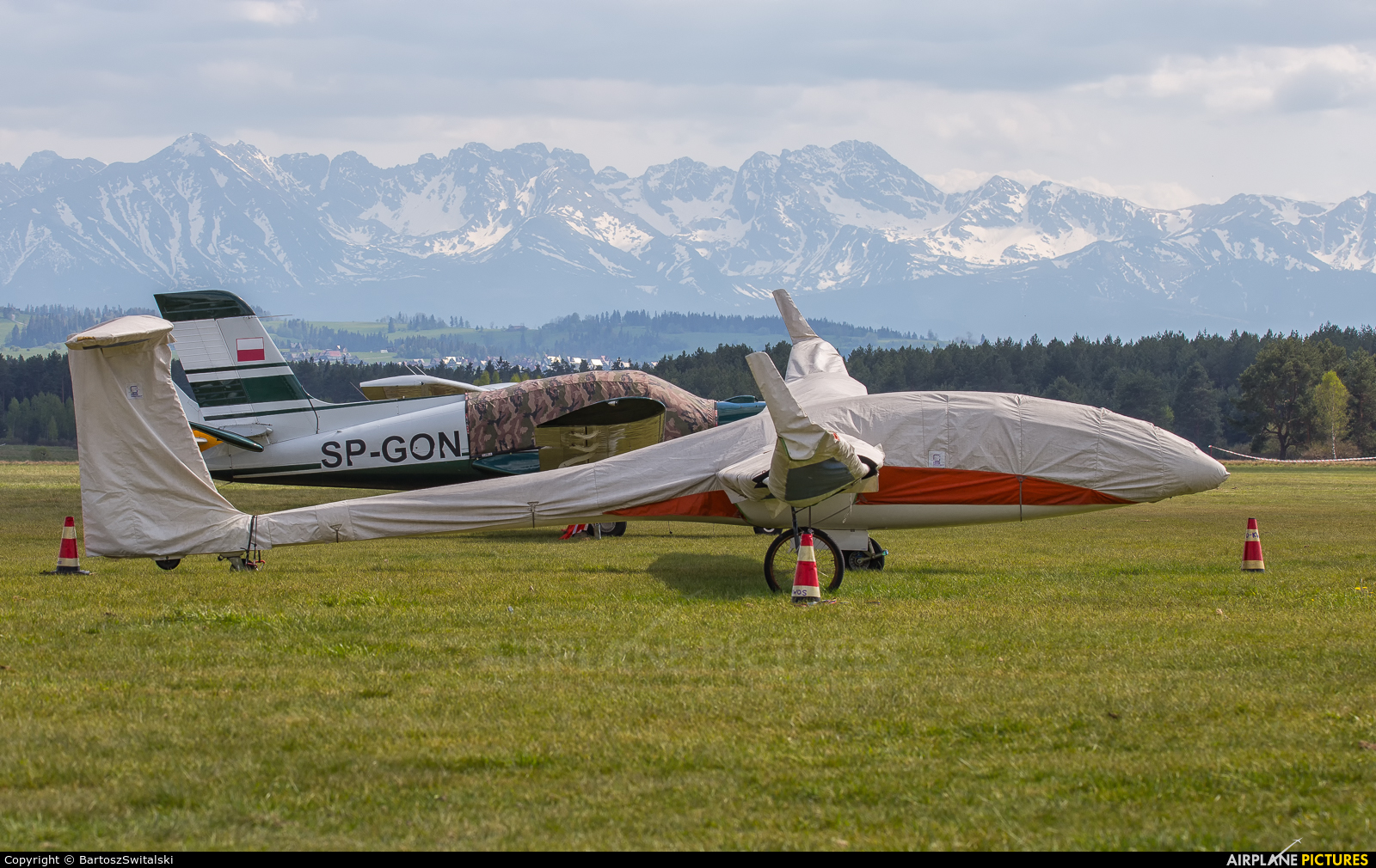 Private SP-GON aircraft at Nowy Targ