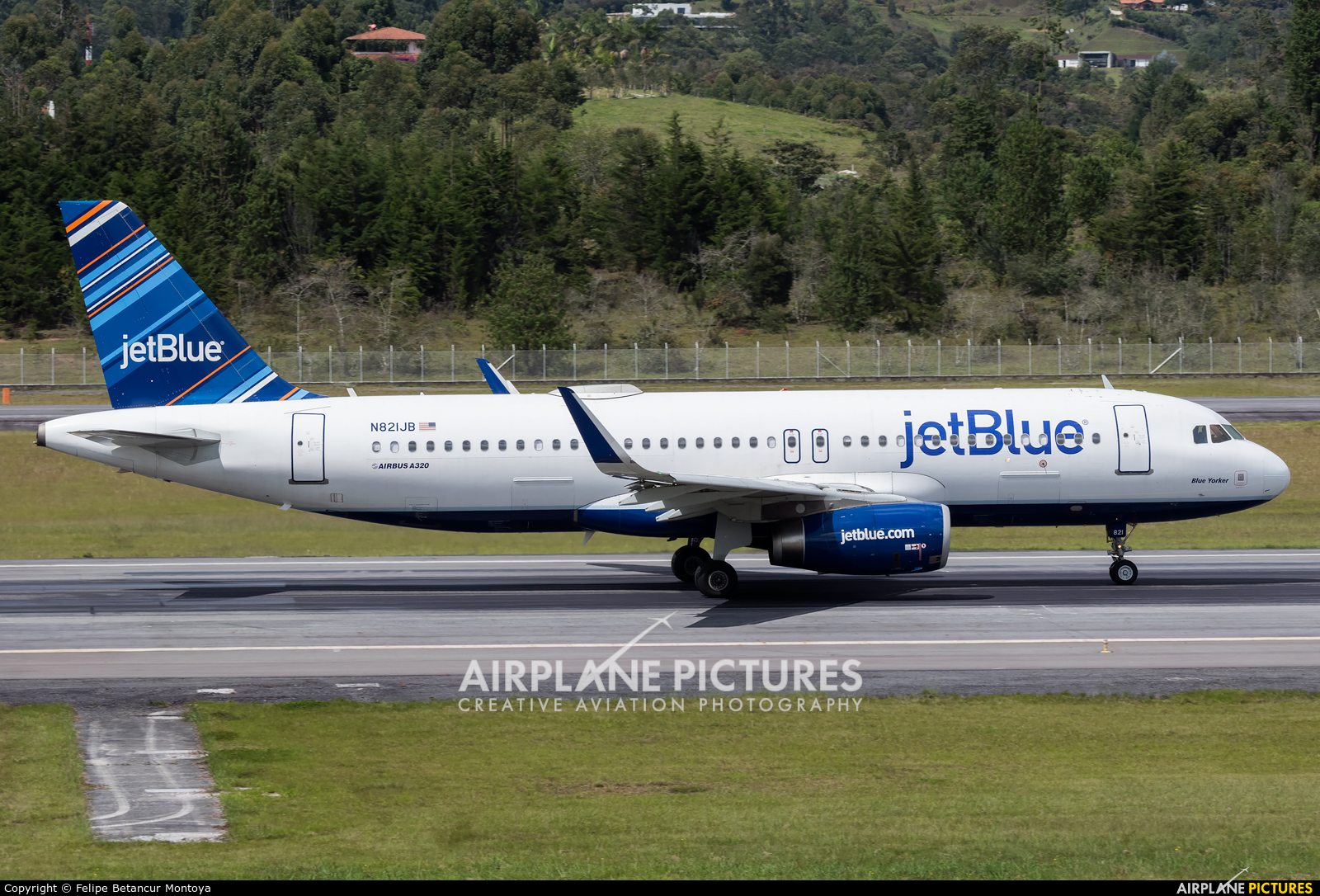 JetBlue Airways N821JB aircraft at Medellin - Jose Maria Cordova Intl